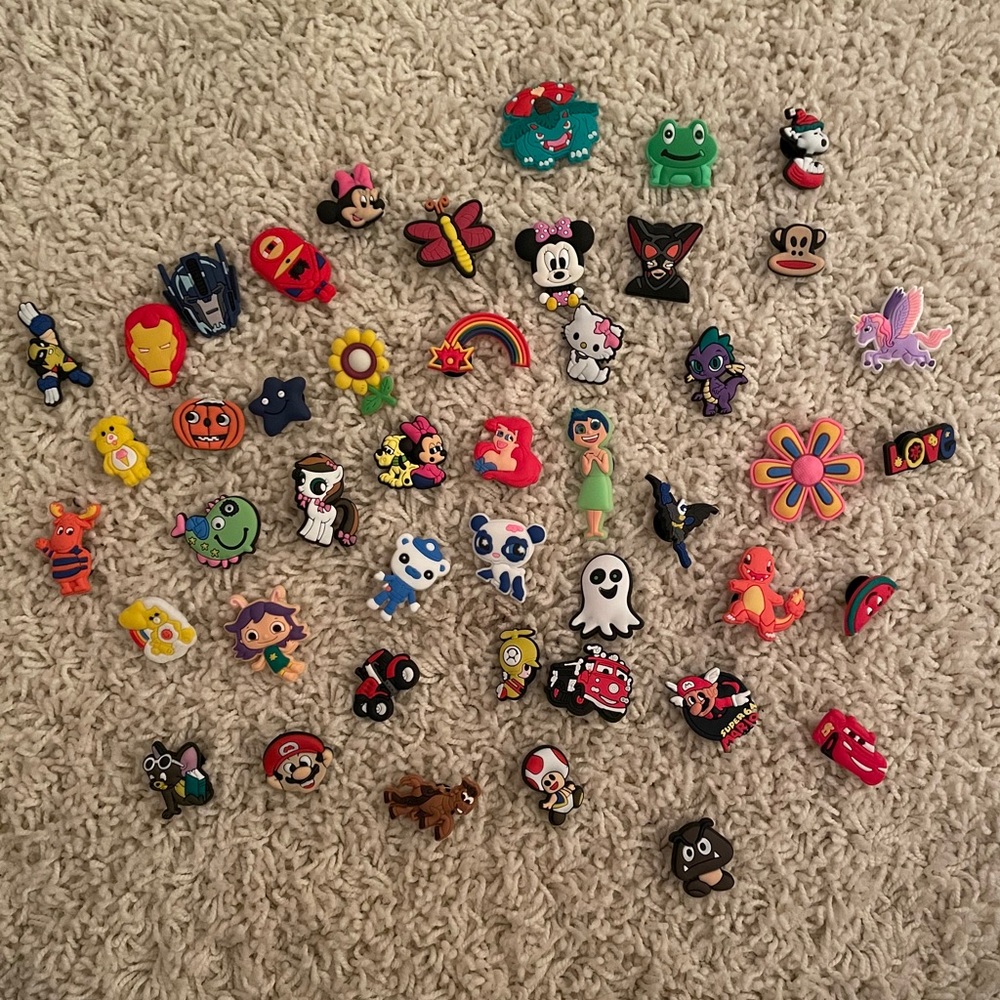 Pack of 10 jibitz (for crocs) ✨MYSTERY✨